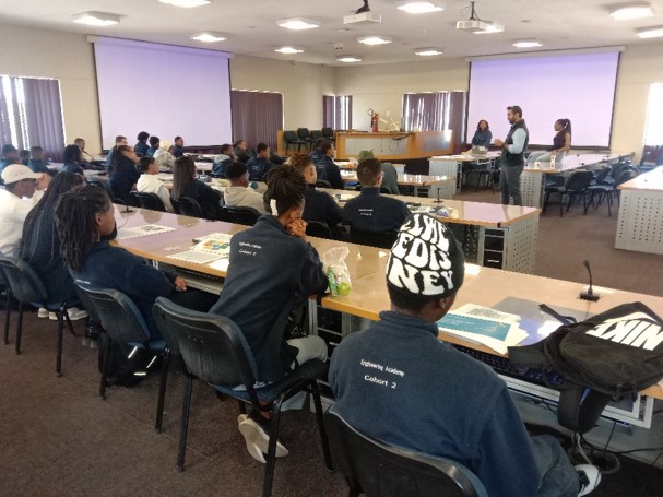 Learners engaging with GE Volunteers